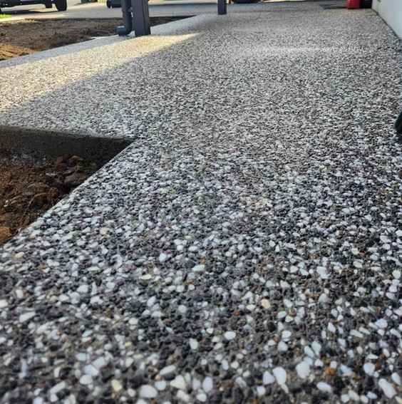 Exposed aggregate concrete finish in Hamilton